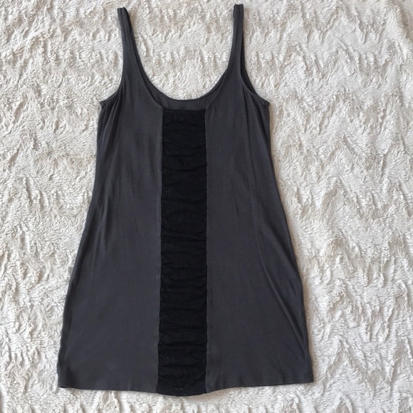 Express embroidered tank - Picture 2 of 4